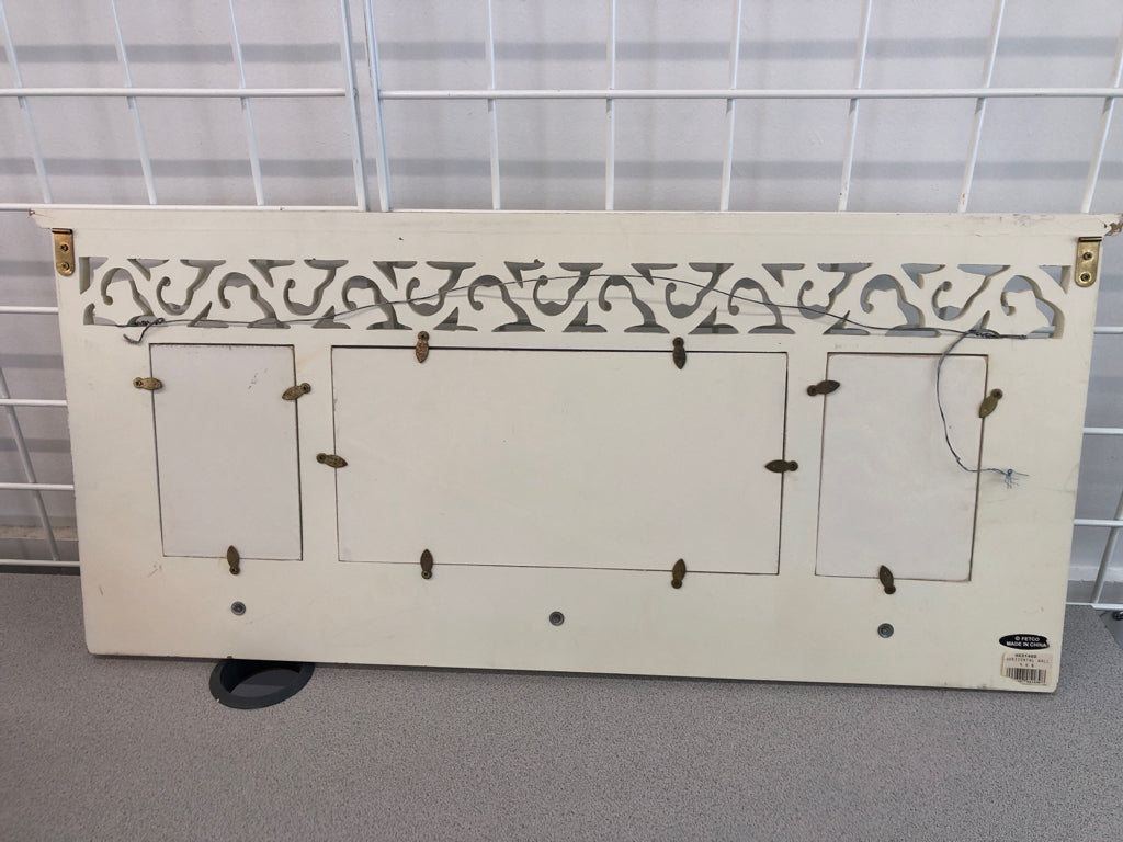 DISTRESSED WHITE HOOKS W/MIRROR & FRAMES.