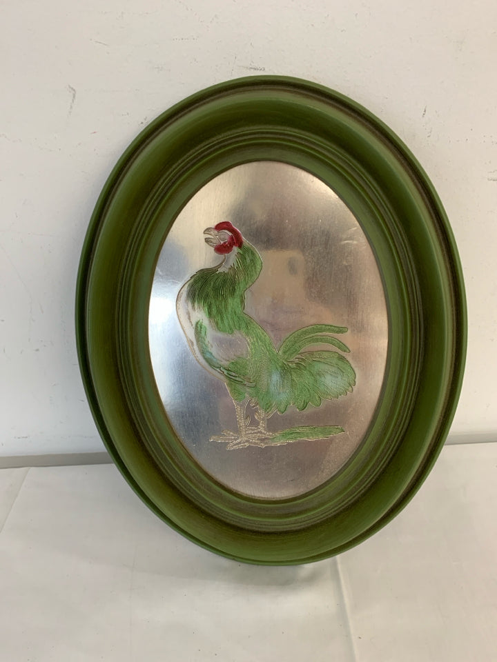 VTG OVAL CARVED ROOSTER WALL HANGING.