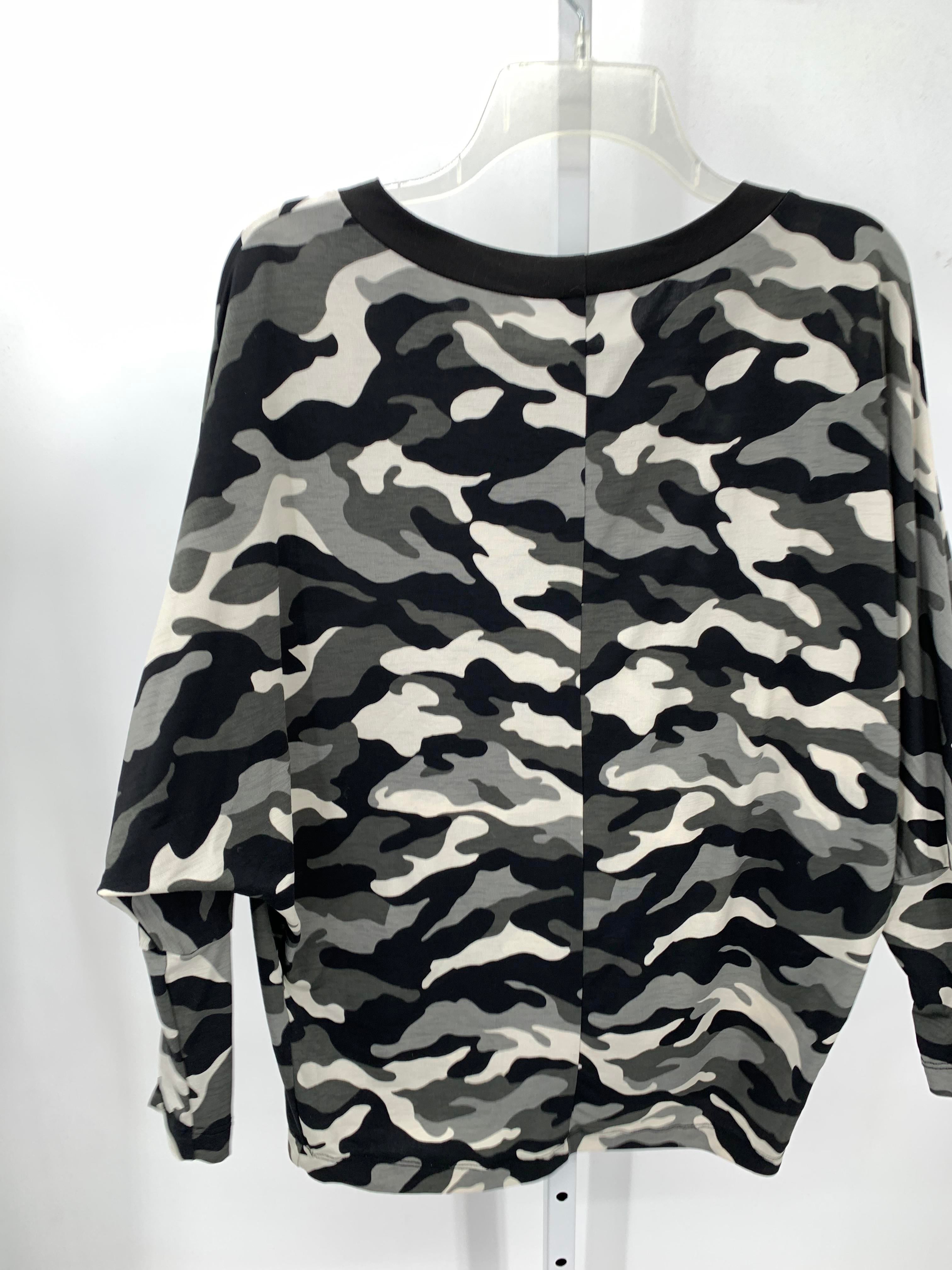 Size Medium Misses 3/4 Sleeve Shirt