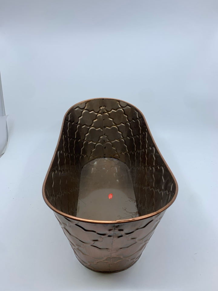 COPPER METAL OVAL BUCKET.