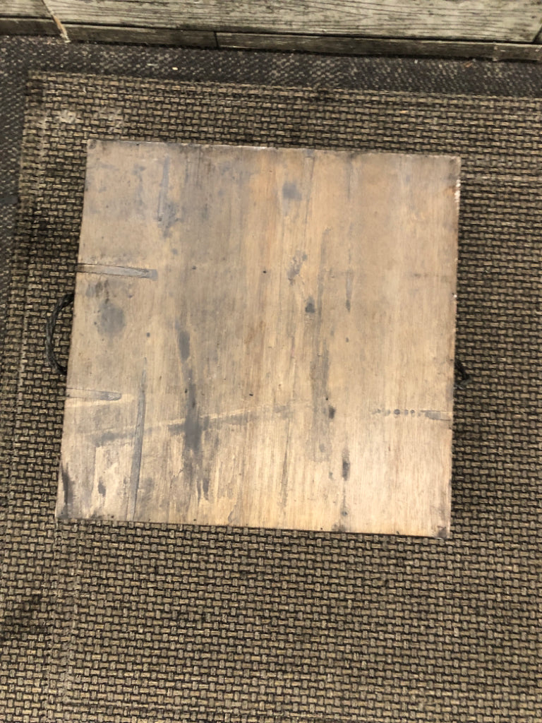 9-SLOT RUSTIC WOODEN STORAGE CADDY.