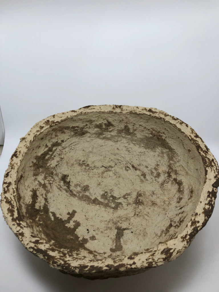 LARGE PAPER MACHE DECORATIVE BOWL.