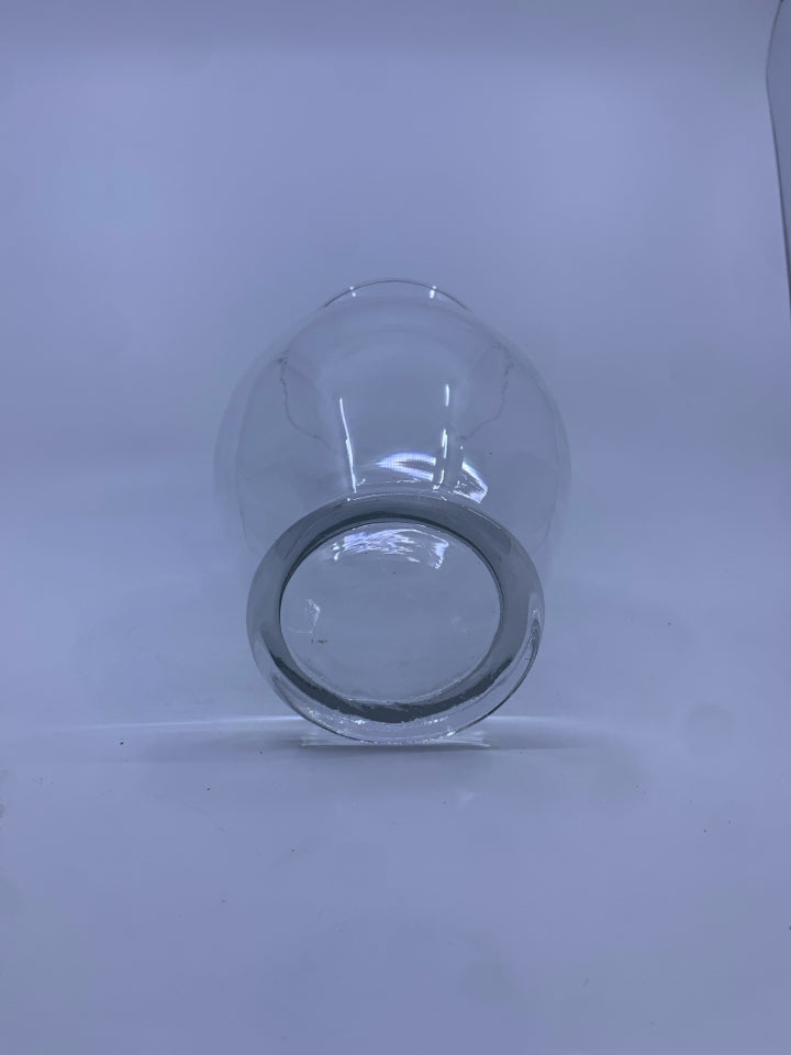 CLEAR GLASS FLARED TOP VASE.