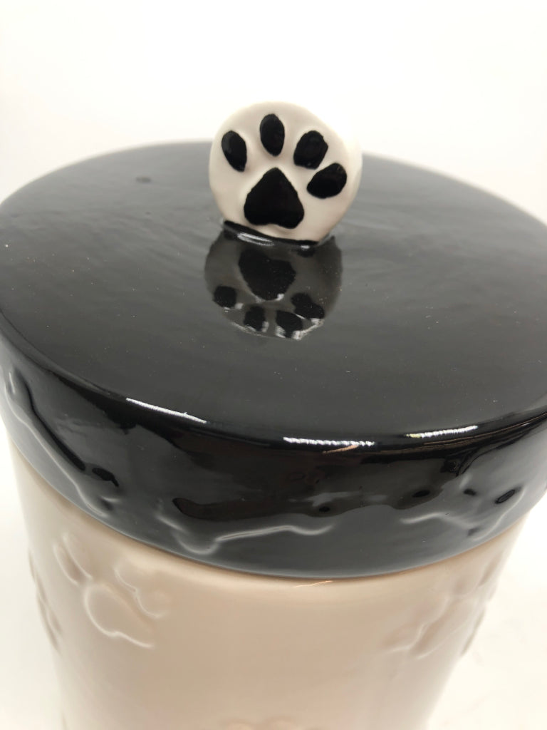 CERAMIC WHITE/BLACK PAW PRINT CANISTER W/LID.