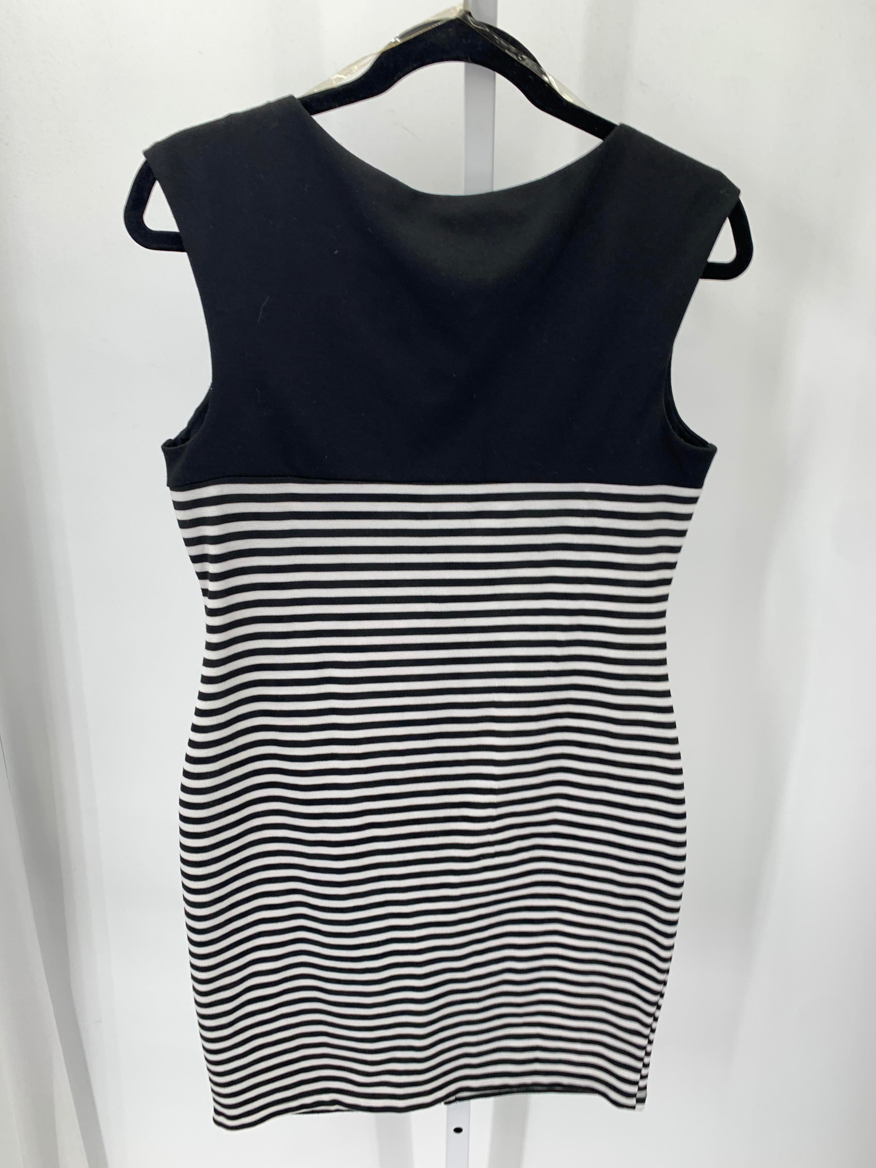 Dots Size Medium Misses Sleeveless Dress