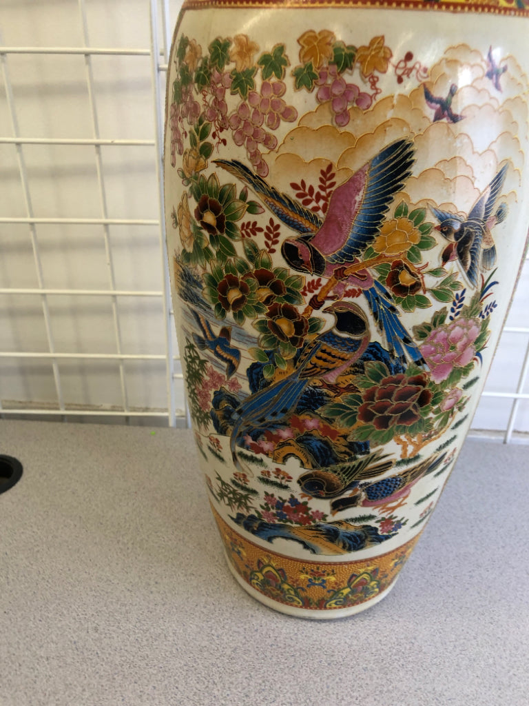 TALL PARROTS AND FLOWERS EMBOSSED FLOOR VASE.