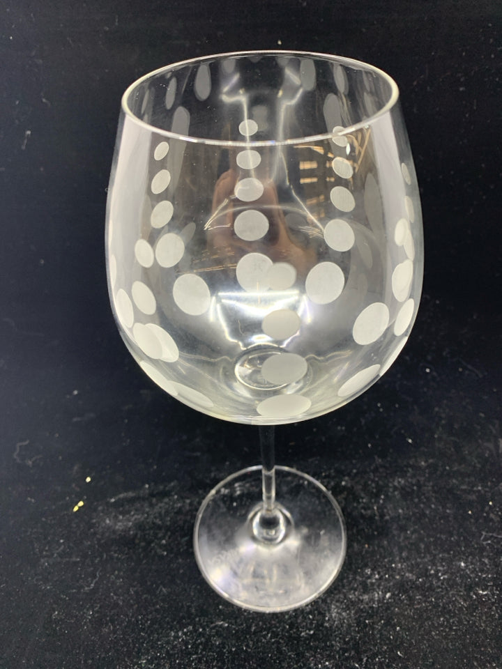 4 ETCHED DOTS & STRIPES WINE GLASSES.