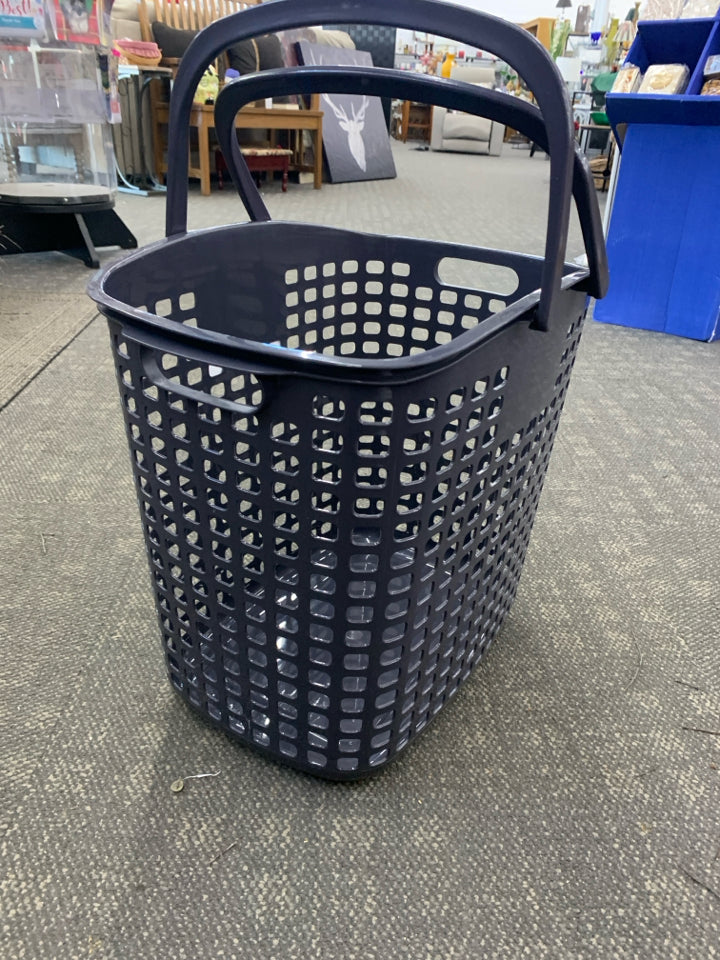 NWT LAUNDRY BASKET - FRANCESCA HOME.
