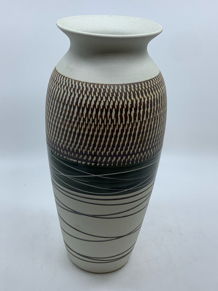 GREEN/BROWN STRIPE CERAMIC VASE.