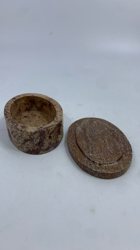 HAND CARVED SOAPSTONE TRINKET BOX W/FLORAL & LEAF DESIGN.