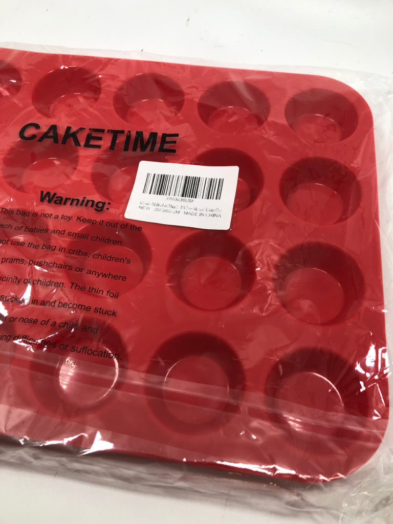 NIP MINI CUPCAKE SILICONE TRAY.