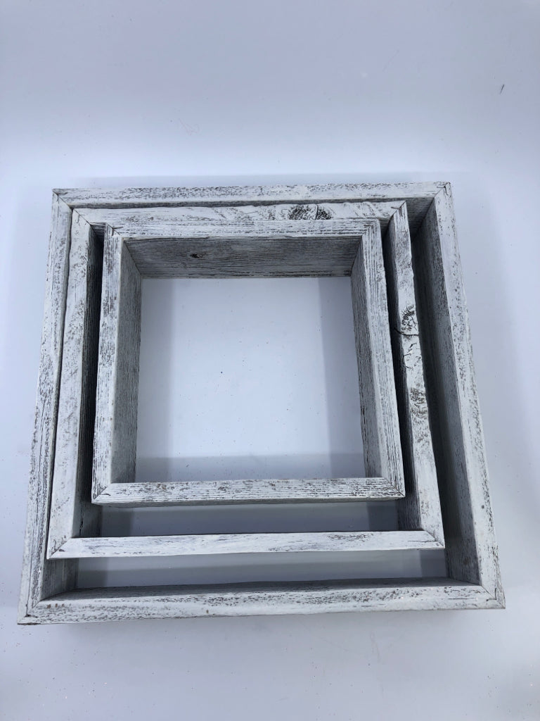 3 SQUARE DISTRESSED WOOD SHELVES.