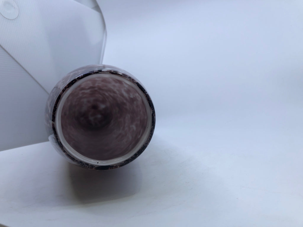 LARGER PURPLE AND WHITE BLOWN GLASS VASE.