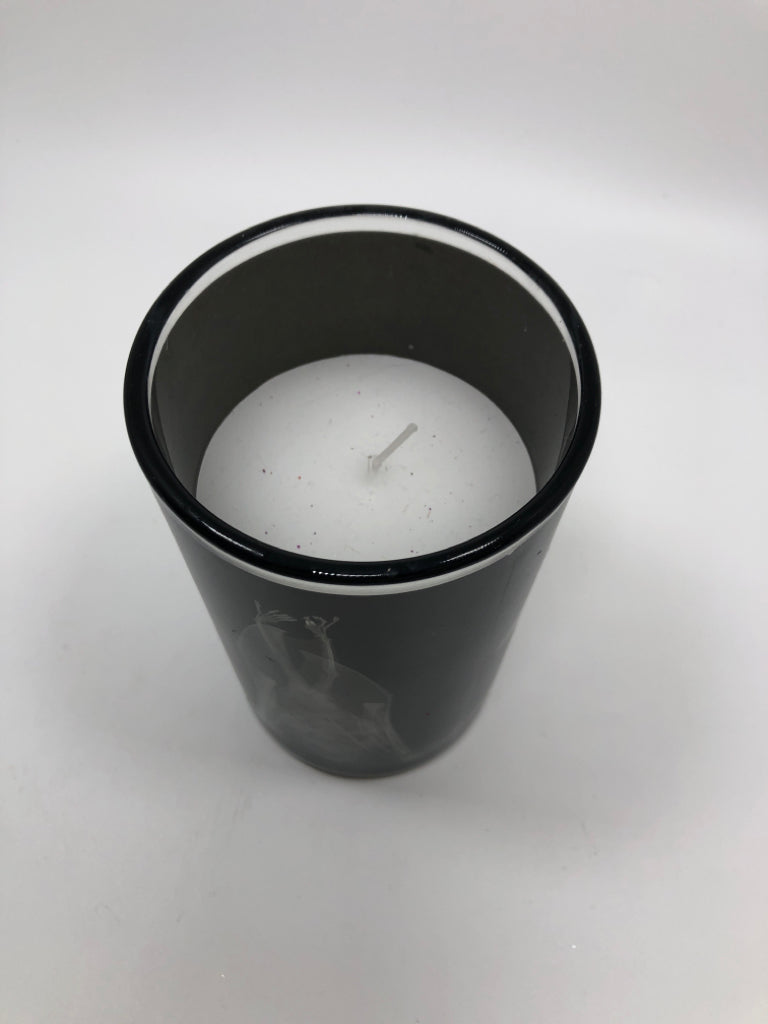 BLACK GLASS CANDLE W/ BAT.