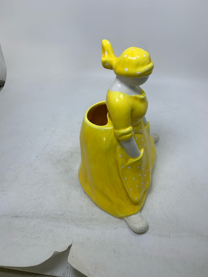 VTG CERAMIC WOMAN IN POLKA DOT DRESS VASE "PEASANT PEOPLE".