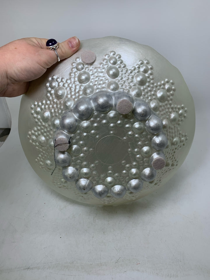 PEARL WHITE GLASS BOWL W/ UNEVEN EDGE.