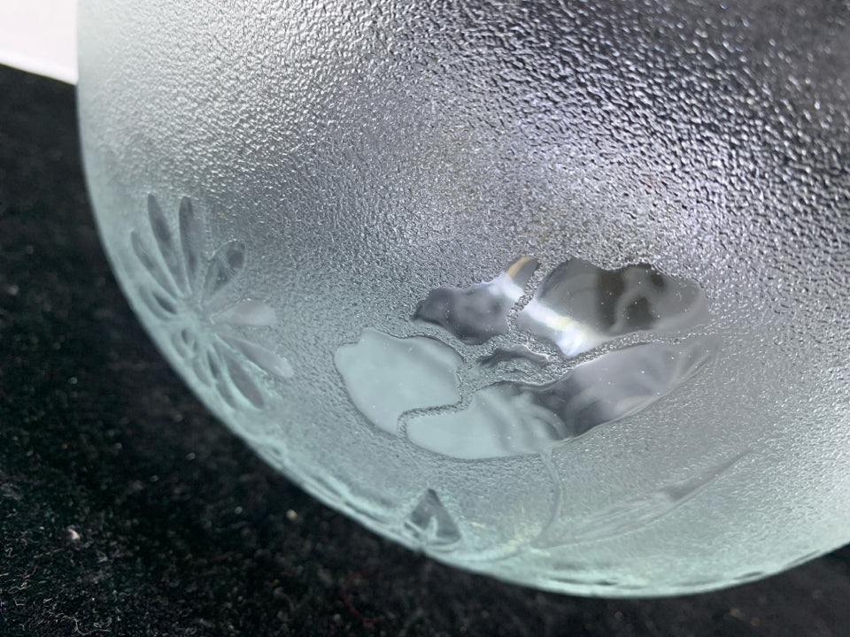 FROSTED GLASS BOWL W/ DAISIES & ROSES.