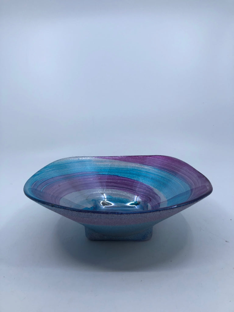 SMALL PURPLE AND TEAL SWIRLED CANDY DISH.