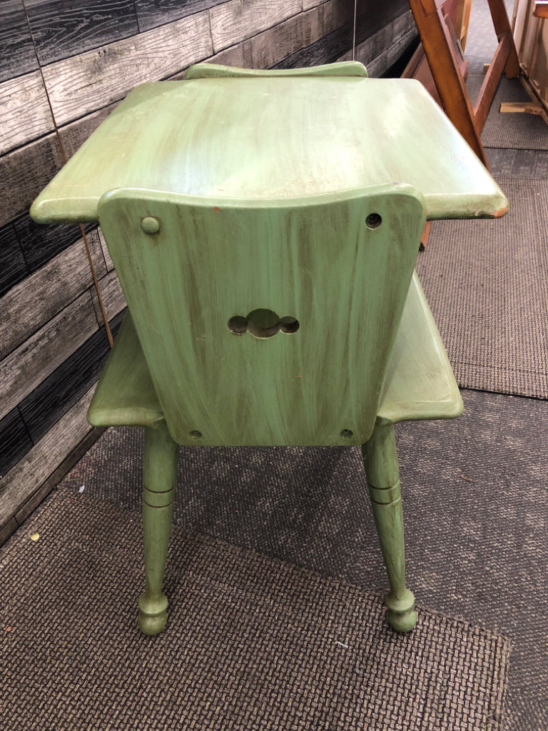 VTG GREEN DISTRESSED TABLE W SHELF.