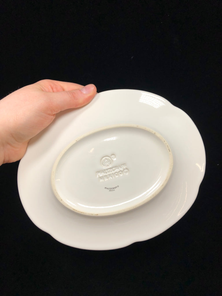 34PC HOLLY PATTERN DISH SET - PFALTZGRAFF SERV FOR 8.