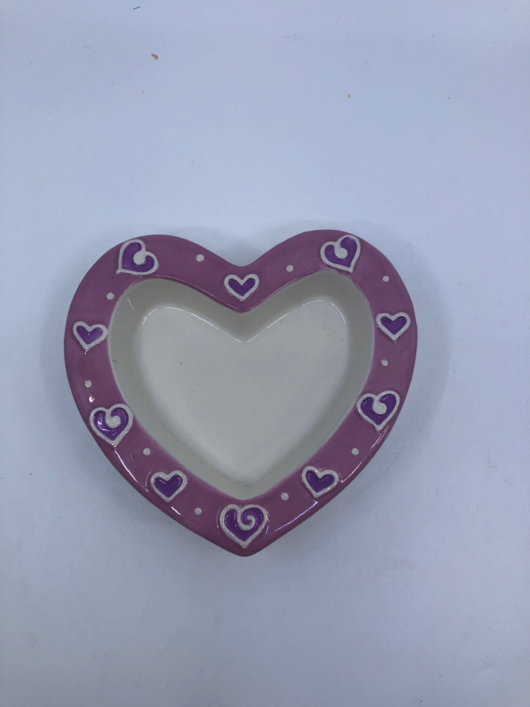 PINK/WHITE HEART CANDY DISH.