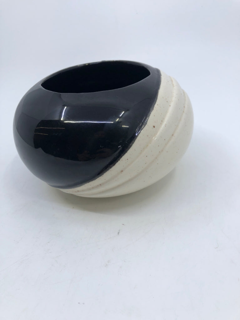 BLACK + WHITE MID CENTURY VASE.