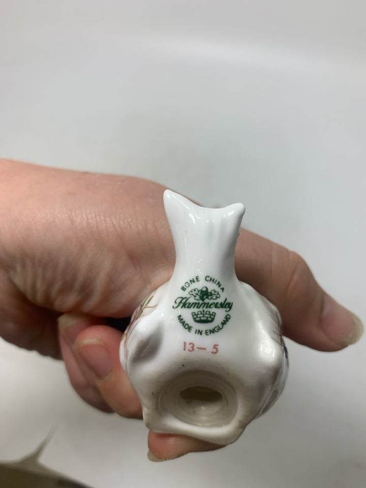 FLORAL CHICKADEES SMALL SALT/PEPPER SHAKERS IN BAG.