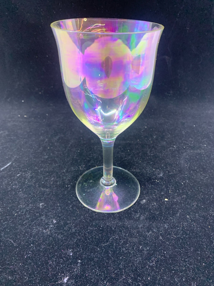 4 IRIDESCENT WINE GLASSES.