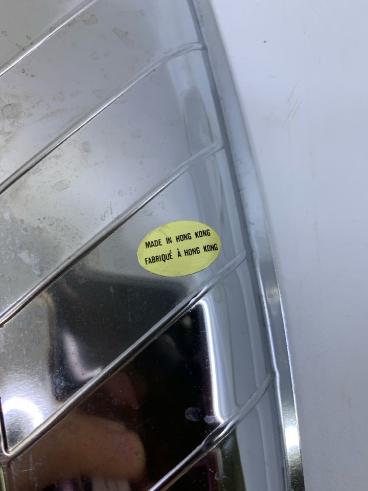 SILVER METAL LEF SHAPED TRAY.