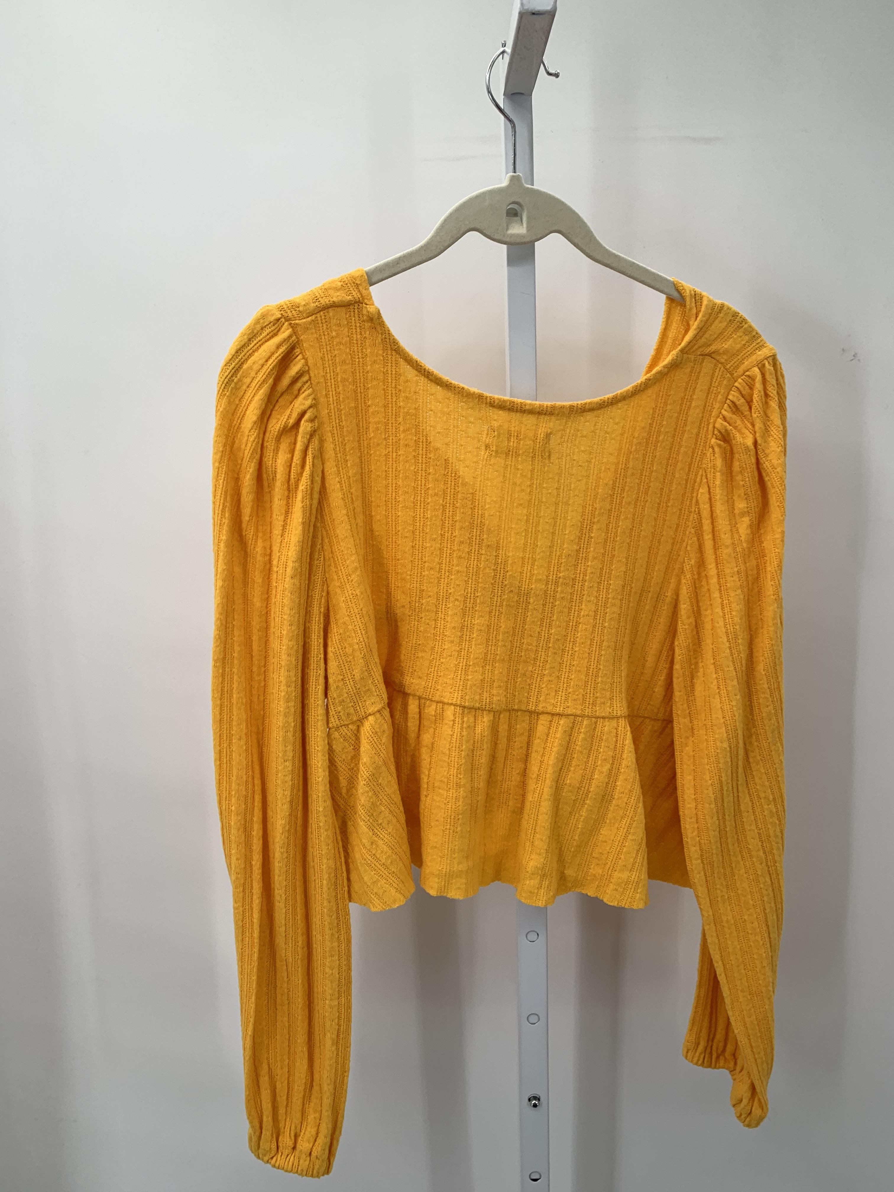 Urban Outfitters Size Medium Juniors Long Sleeve Shirt