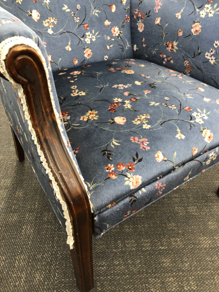 BLUE FLORAL ACCENT CHAIR W/ LACE DETAIL.
