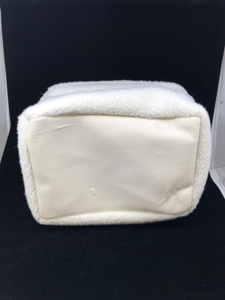 SHERPA STORAGE BIN W/HANDLES.