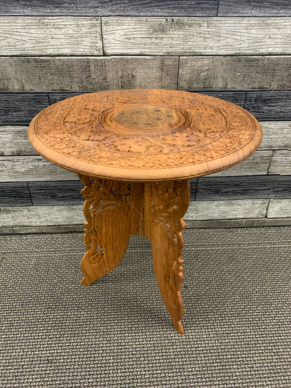 WOOD CARVED SMALL SIDE TABLE.