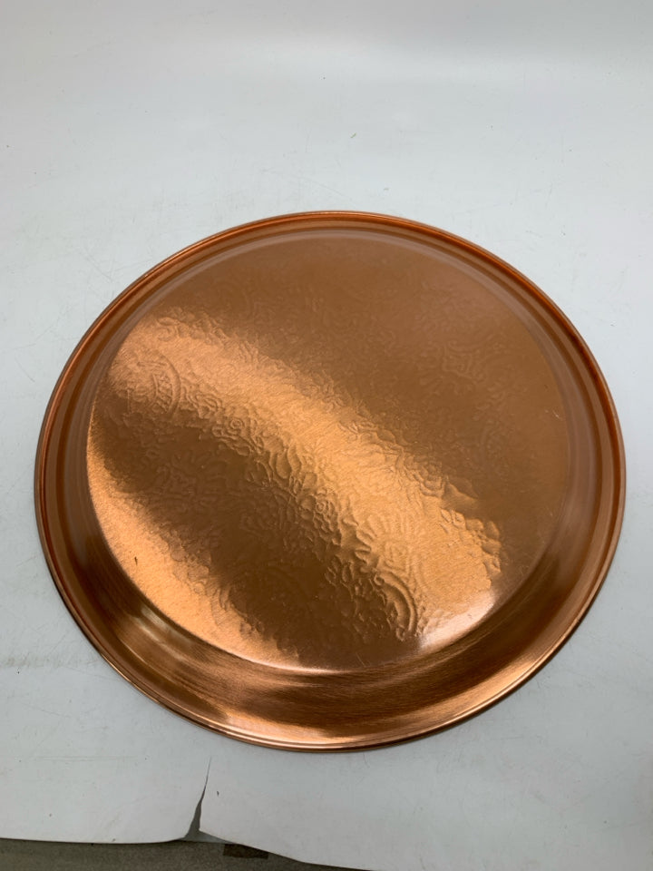 METAL COPPER COLORED TRAY W/ FLORAL DETAILS.