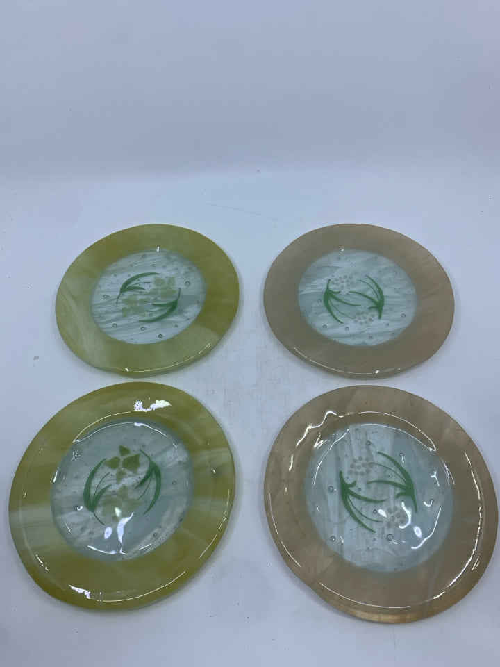 4 GLASS FLORAL LUNCH PLATES.