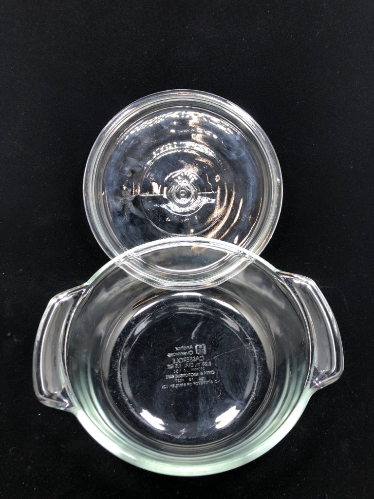 CASSEROLE DISH W/LID.