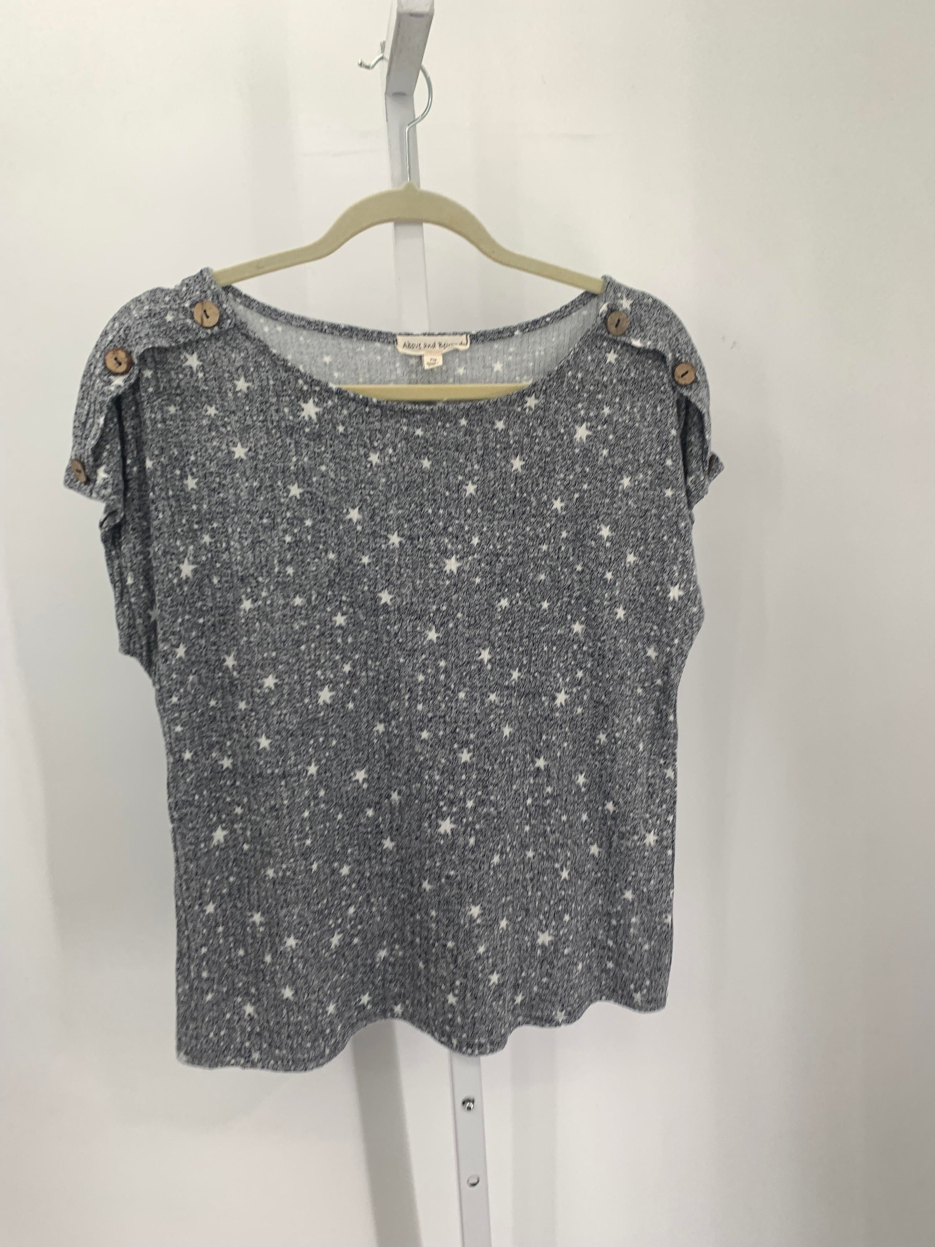 Size Medium Petite Petite Short Sleeve Shirt