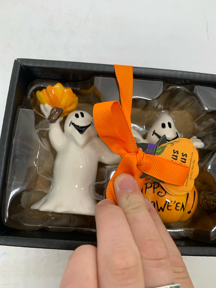 NIP HOCUS POCUS GHOSTS SALT/PEPPER SHAKERS.