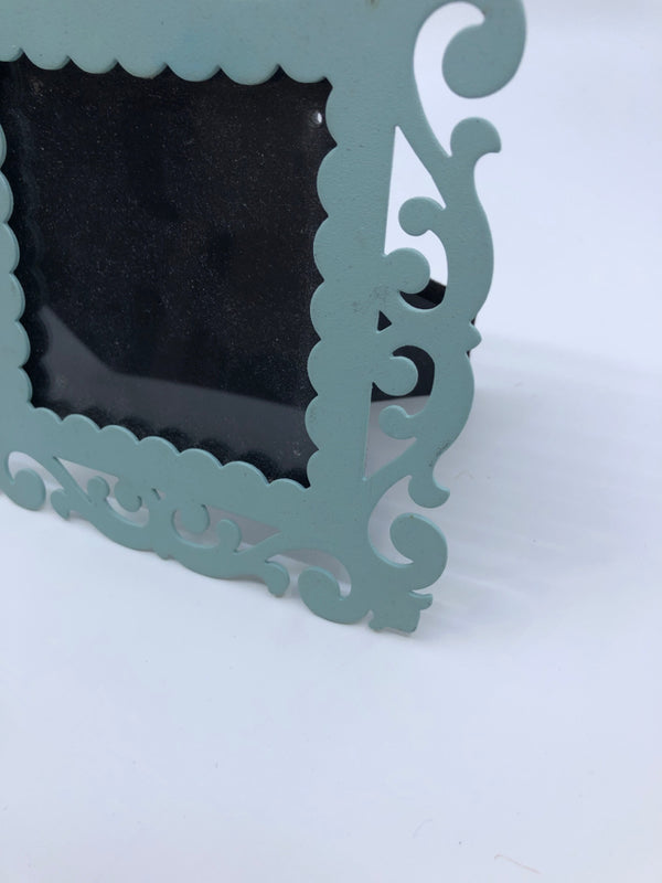 LIGHT BLUE SWIRL SQUARE PICTURE FRAME.