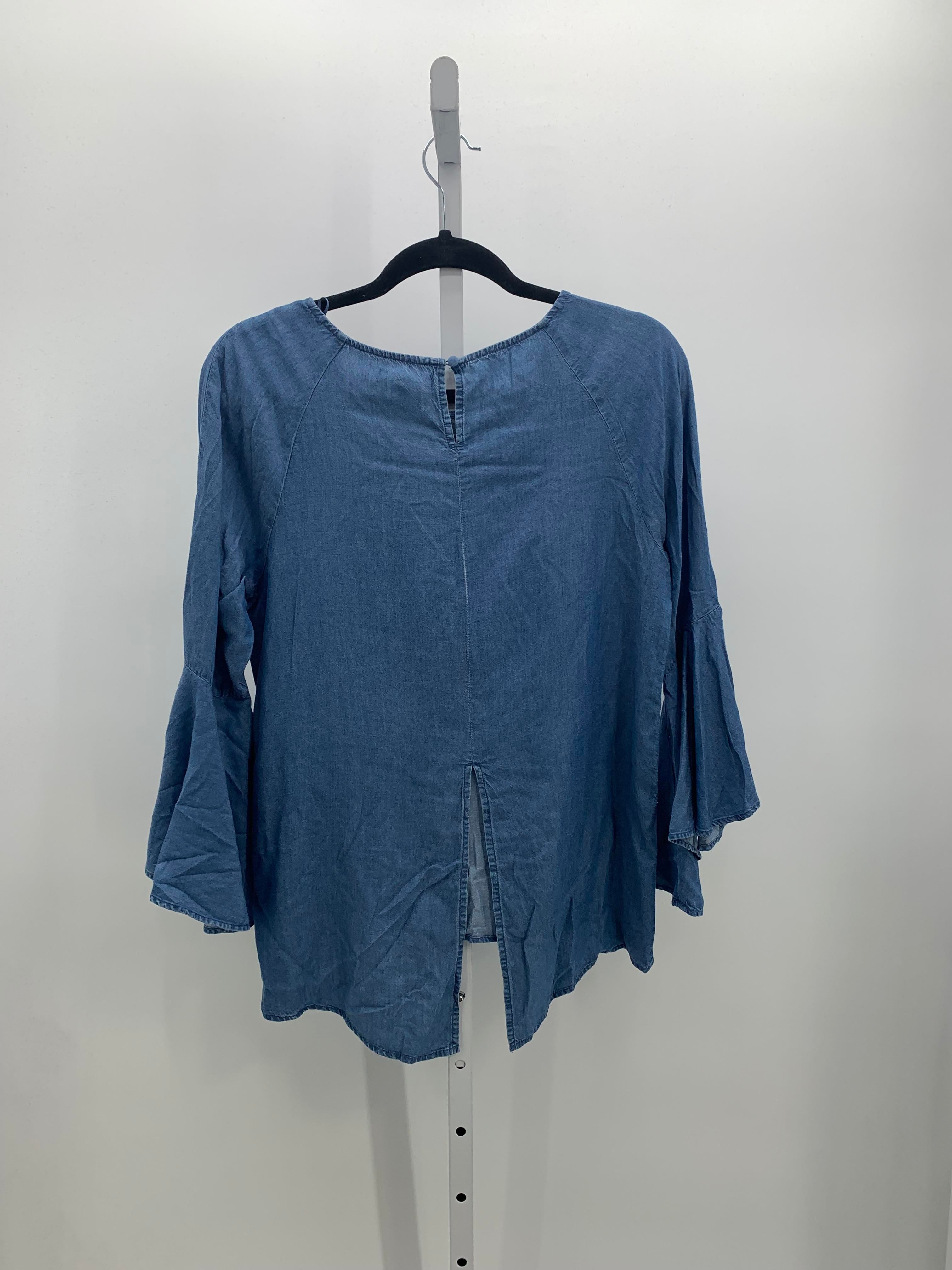 Lauren Conrad Size Medium Misses 3/4 Sleeve Shirt