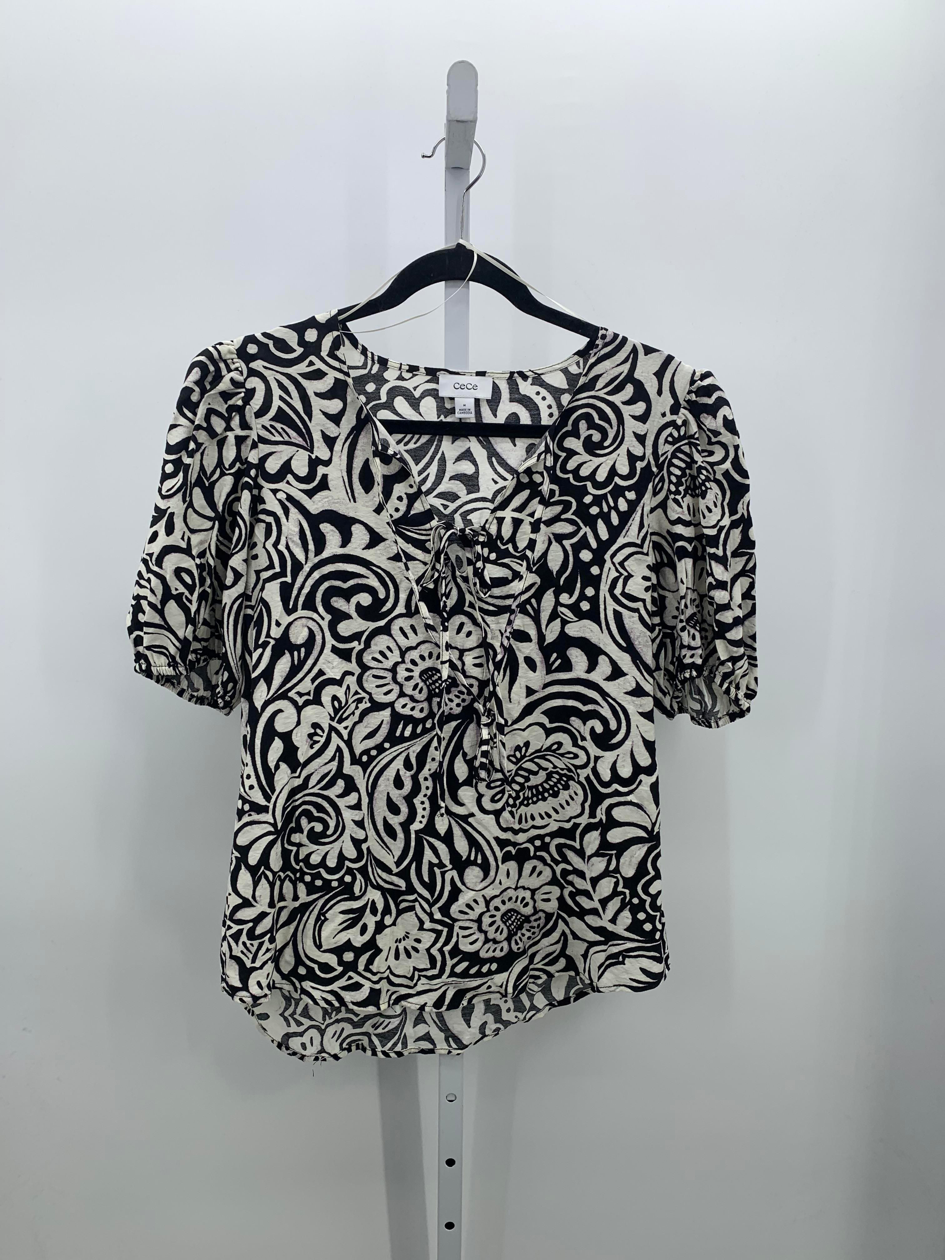 Size Medium Misses Short Sleeve Shirt