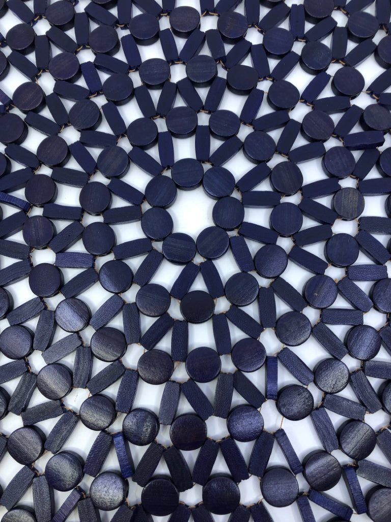 DARK BLUE ROUND WOOD TRIVET.