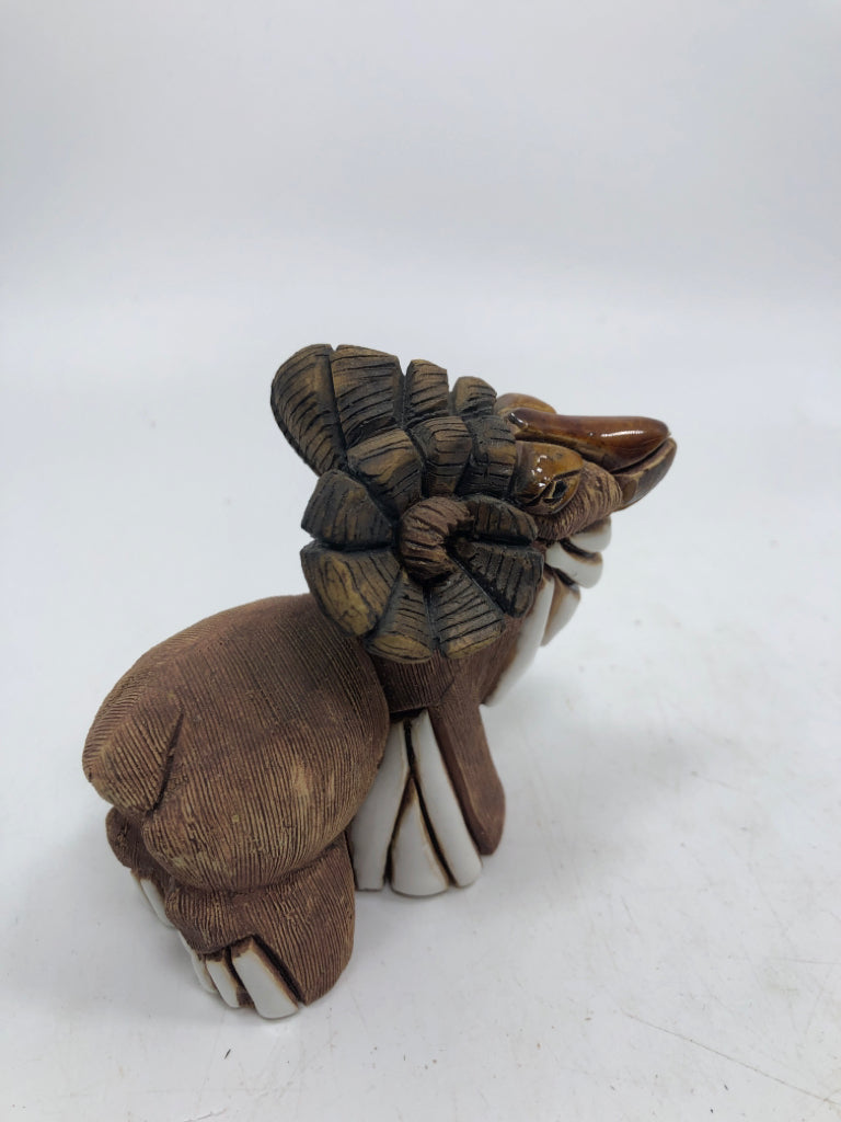 VTG CARVED CERAMIC RAM W/WHITE GLAZED ACCENTS.