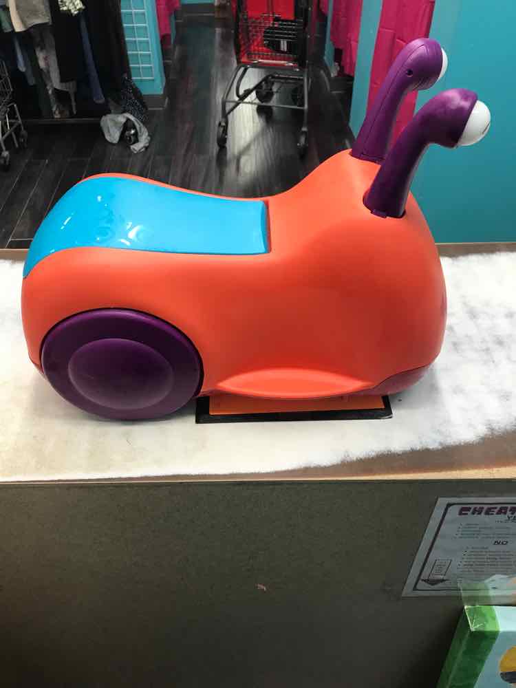 Buggly Wuggly snail ride-on
