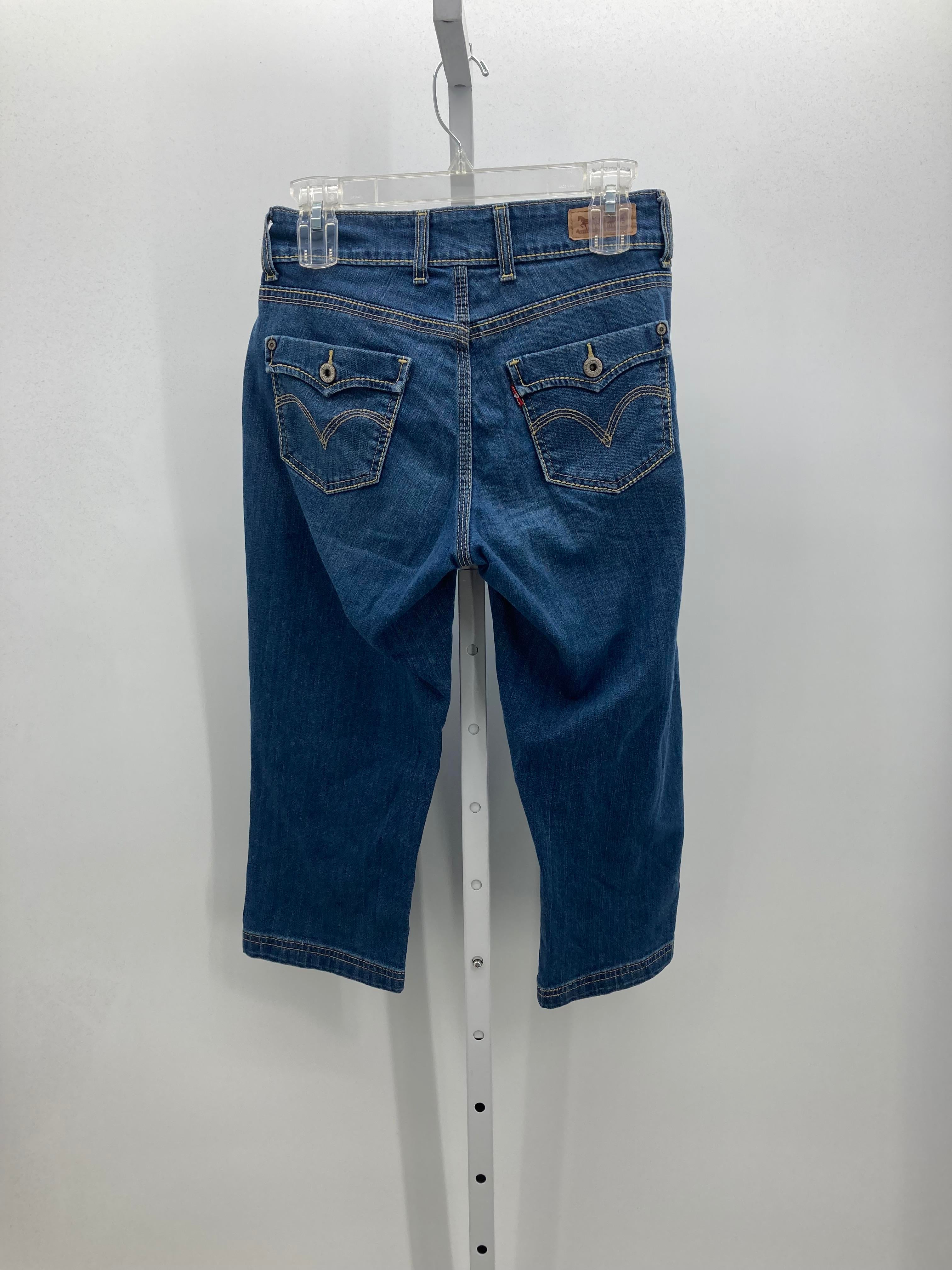 Levis Size 4 Misses Capri Pants
