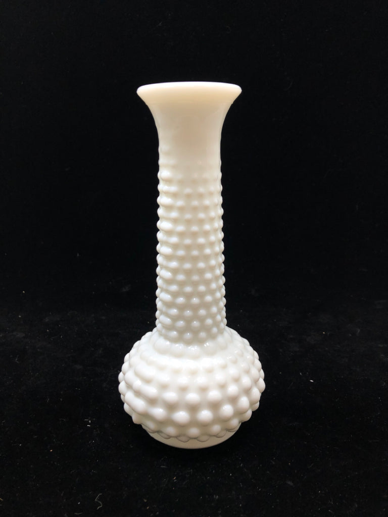 VTG HOBNAIL MILK GLASS BUD VASE.