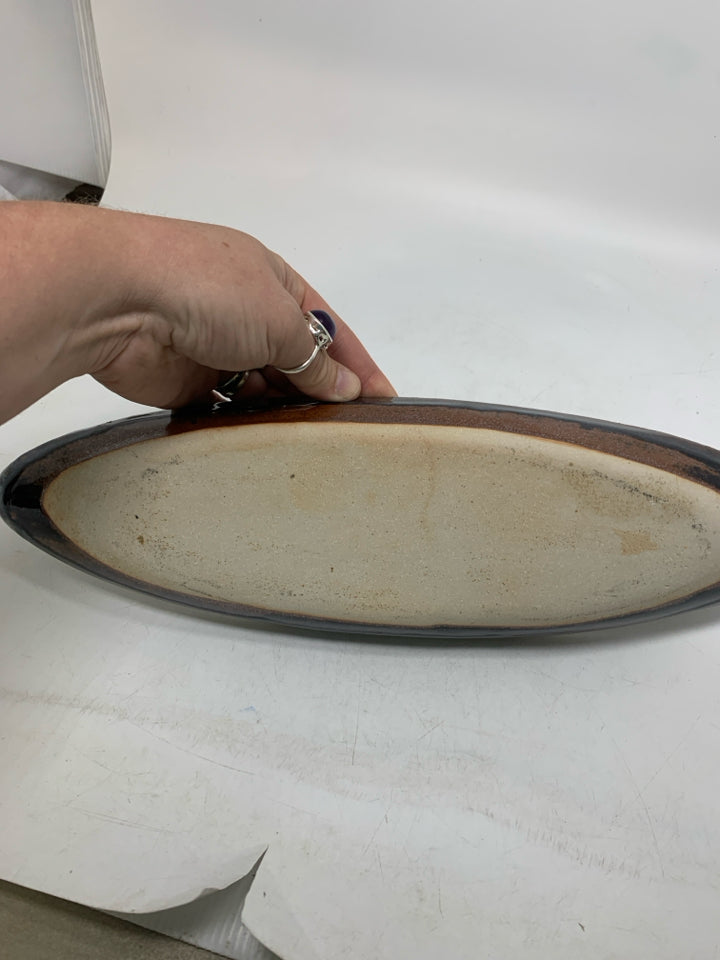 OVAL NARROW TEXTURED DARK BLUE/BROWN POTTERY TRAY.