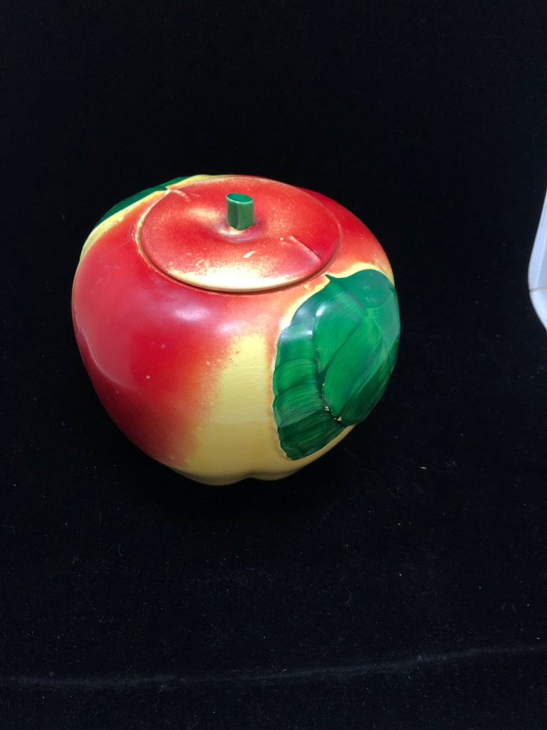 LARGE VTG CERAMIC BLUSHING APPLE COOKIE JAR.