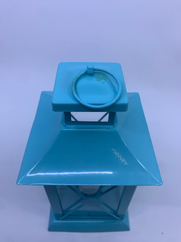LIGHT BLUE METAL TEA LIGHT LANTERN.