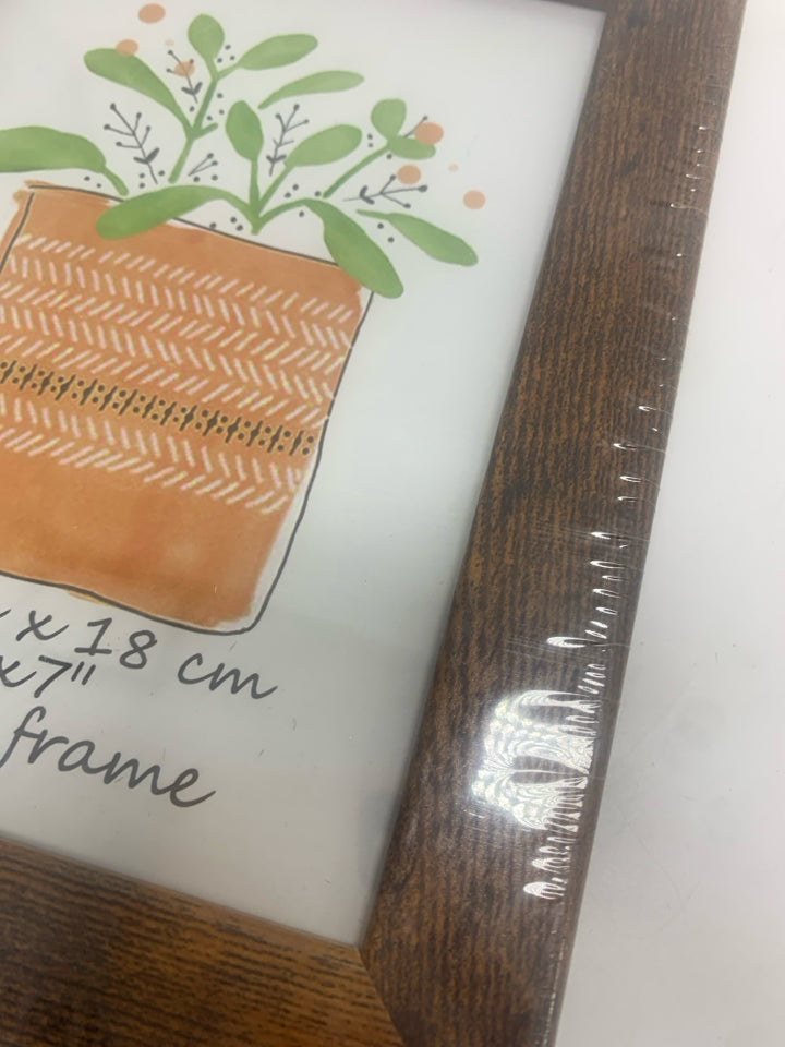 NIP WOODEN RUSTIC PICTURE FRAME.